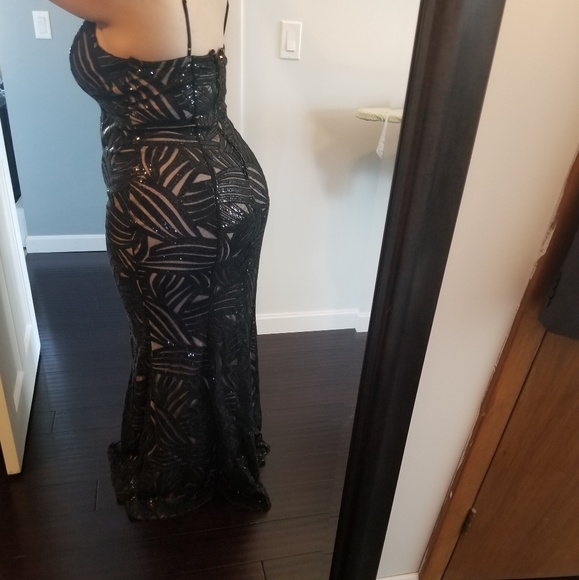 Long black evening gown - Picture 4 of 4